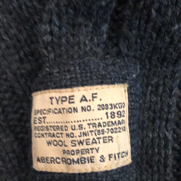 Abercrombie sweater - - Picture 3 of 3